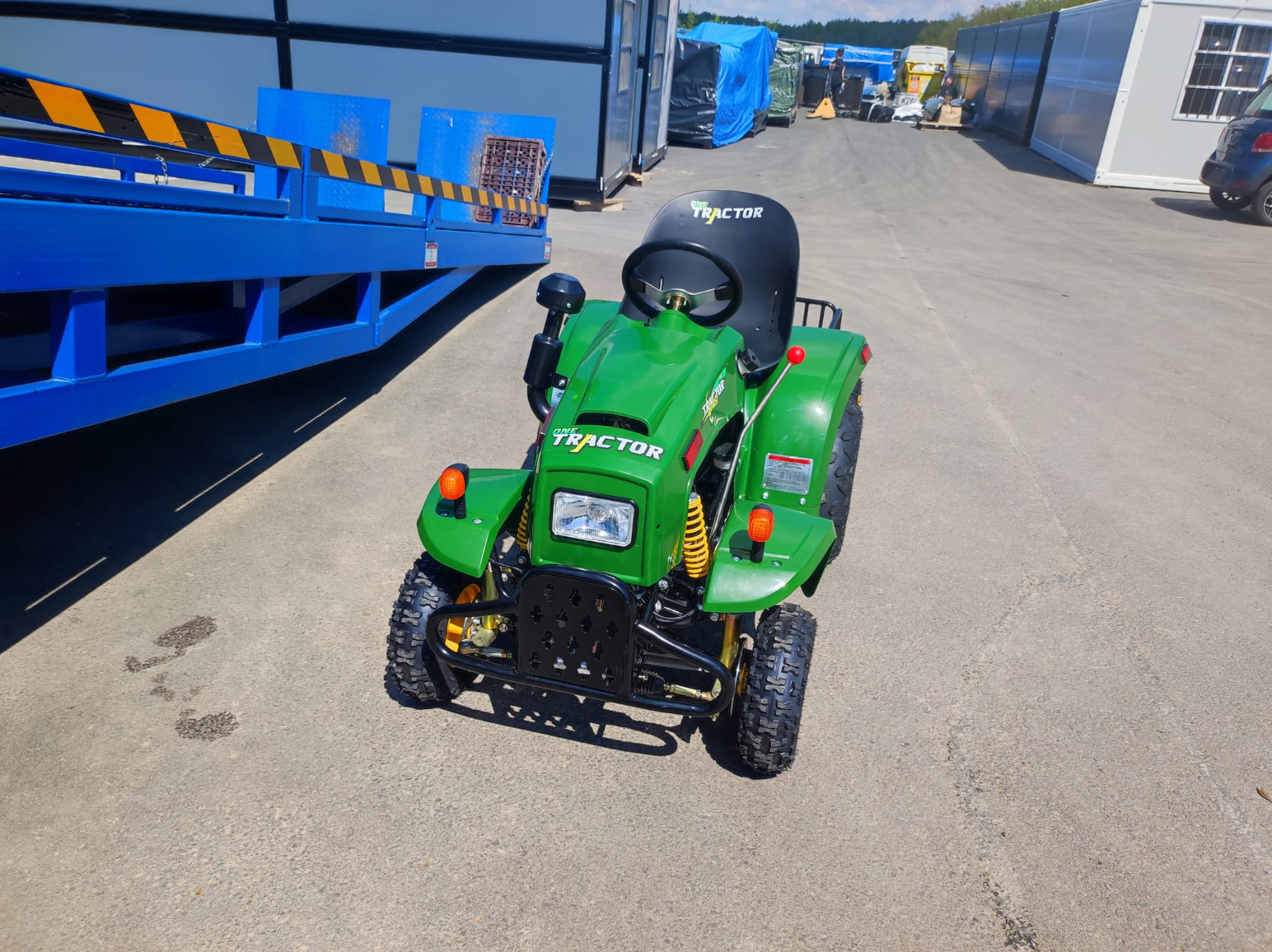 Leramotors benzínový traktor 110cc + vozík zelený